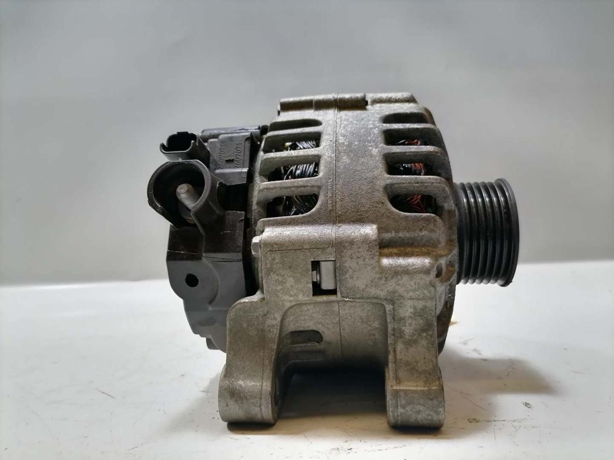 Peugeot 2006+ original Lichtmaschine Generator 1,4 55KW Bj.2010 Peugeot 2006+ original Lichtmaschine Generator 1,4 55KW Bj.2010